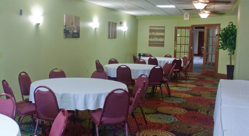 Plaza Hotel & Suites - Eau Claire Extérieur photo